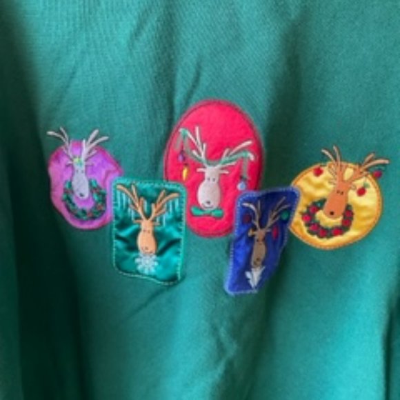 Reindeer Green Sweatshirt 1X - Picture 2 of 3